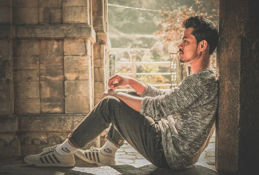 世界上最好的姿勢？淺談脊椎排列 教你最正確坐姿與站姿